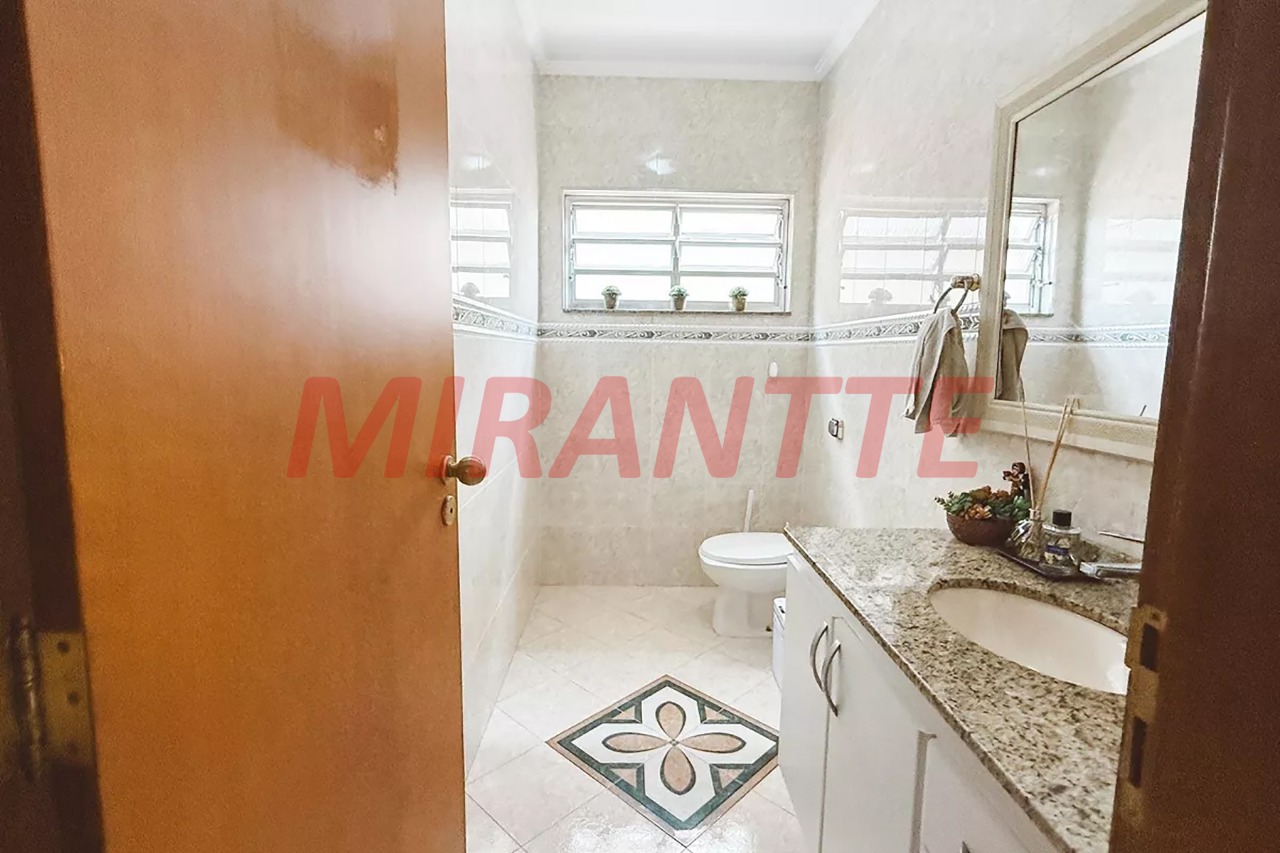Sobrado de 230m² com 4 quartos em Imirim
