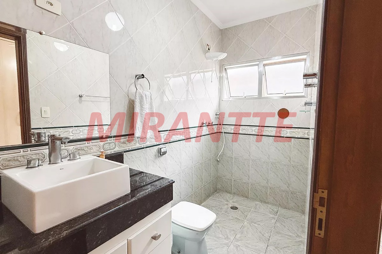 Sobrado de 230m² com 4 quartos em Imirim