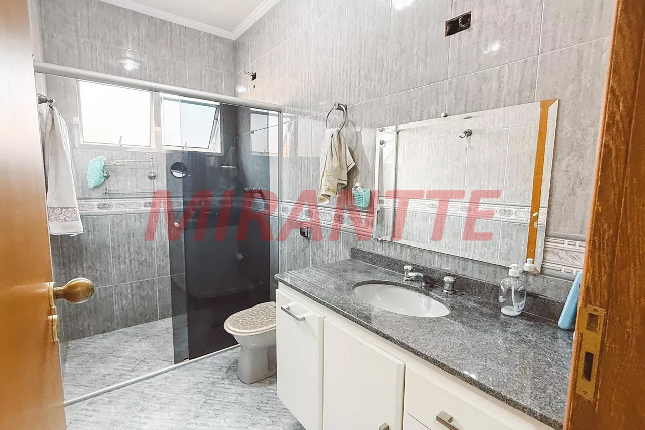 Sobrado de 230m² com 4 quartos em Imirim