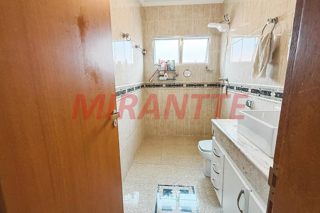 Sobrado de 230m² com 4 quartos em Imirim
