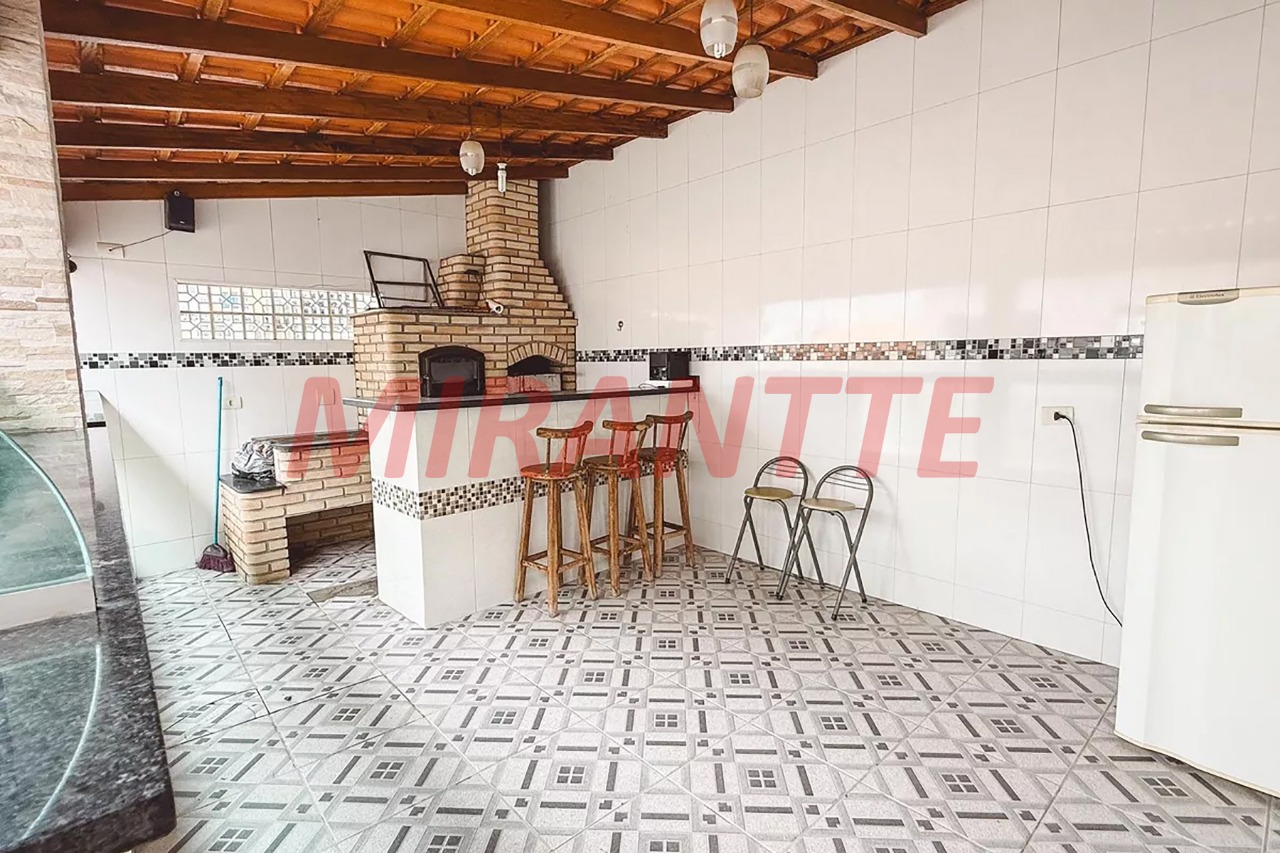 Sobrado de 230m² com 4 quartos em Imirim