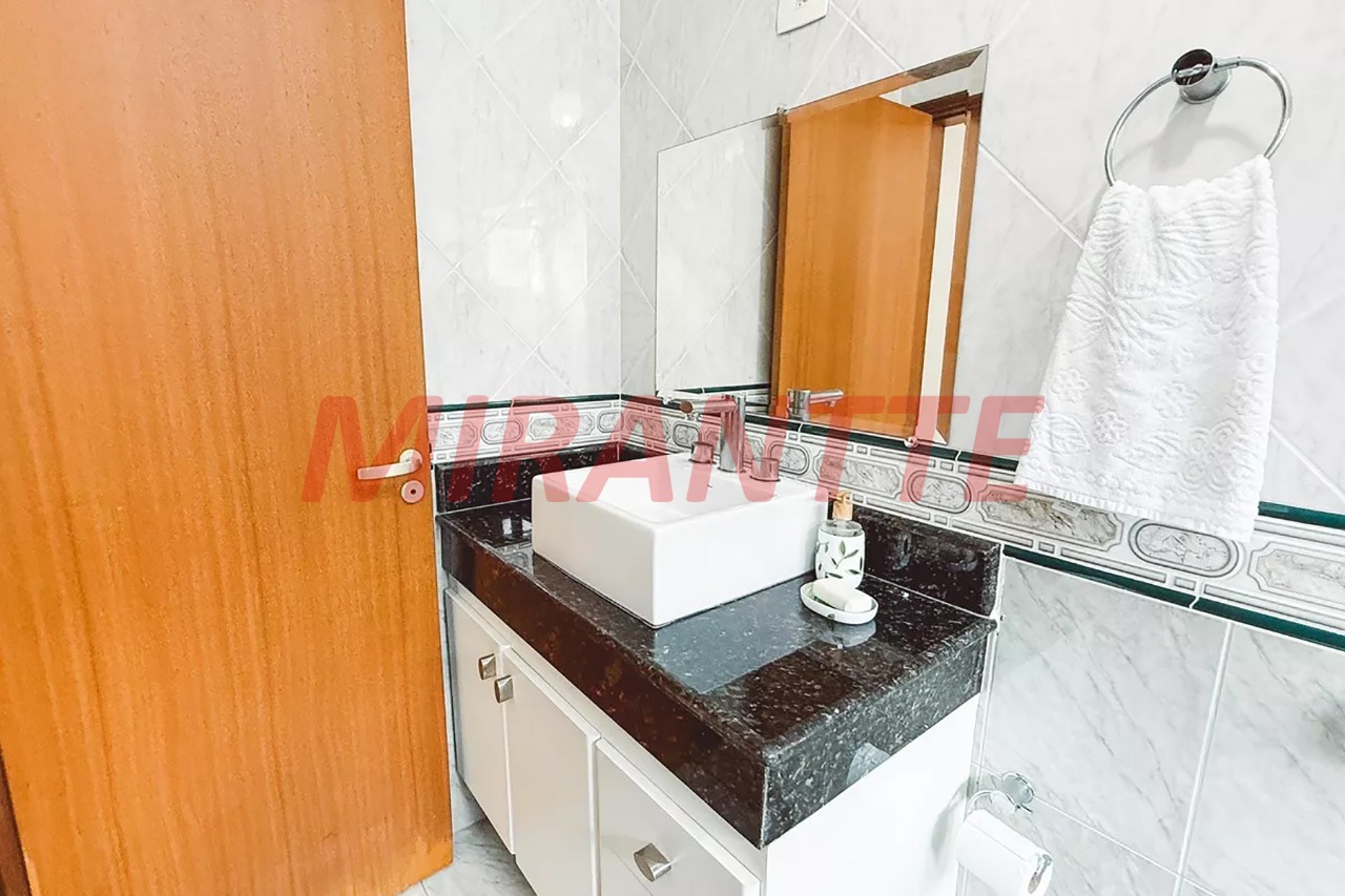 Sobrado de 230m² com 4 quartos em Imirim