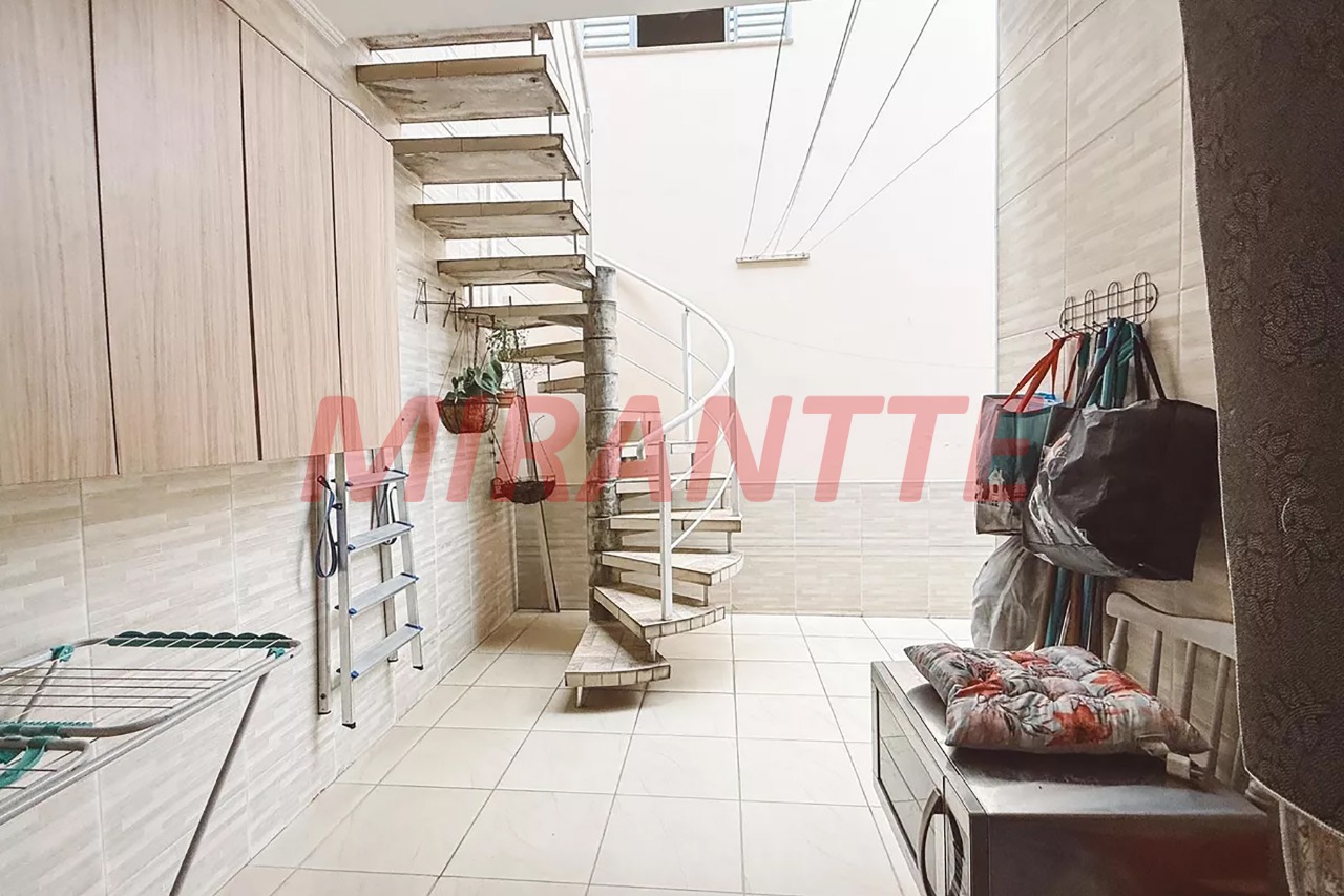 Sobrado de 230m² com 4 quartos em Imirim