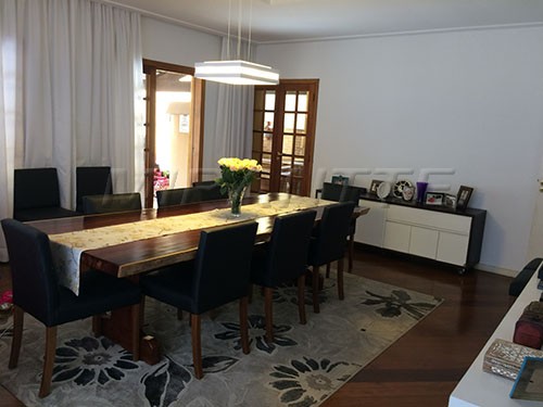 Casa terrea de 452m² com 6 quartos em Jardim Panorama