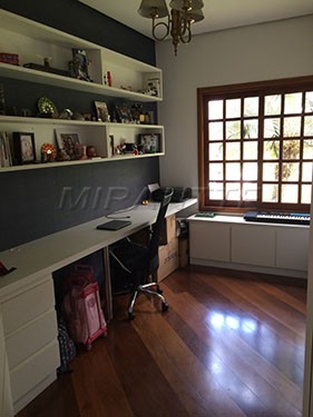Casa terrea de 452m² com 6 quartos em Jardim Panorama