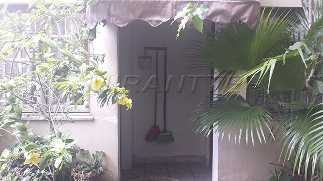 Sobrado de 200m² com 4 quartos em Vila Mazzei
