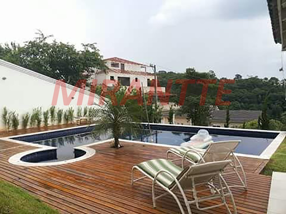 Sobrado de 600m² com 6 quartos em Serra da Cantareira