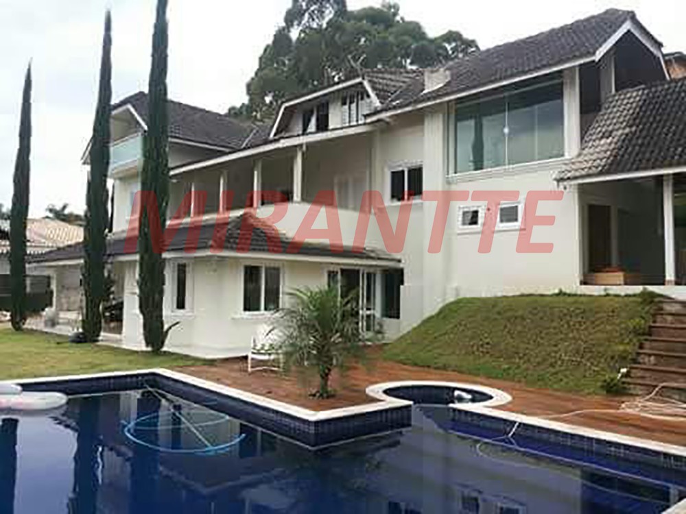 Sobrado de 600m² com 6 quartos em Serra da Cantareira