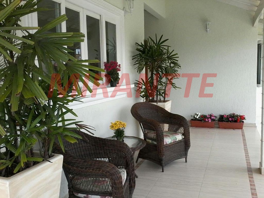 Sobrado de 600m² com 6 quartos em Serra da Cantareira