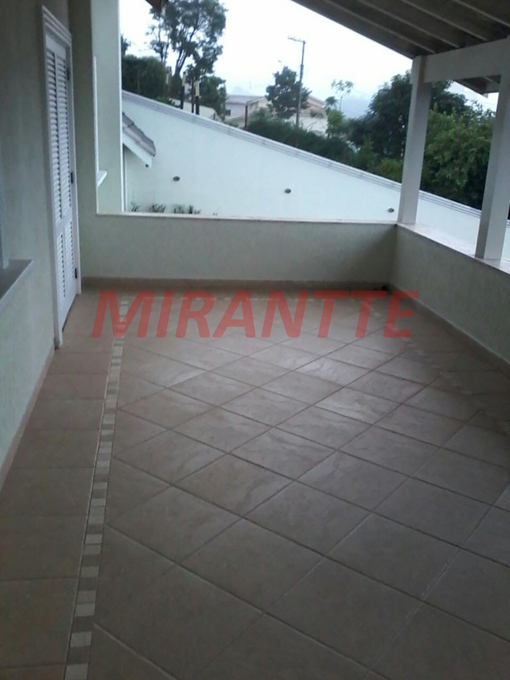 Sobrado de 600m² com 6 quartos em Serra da Cantareira