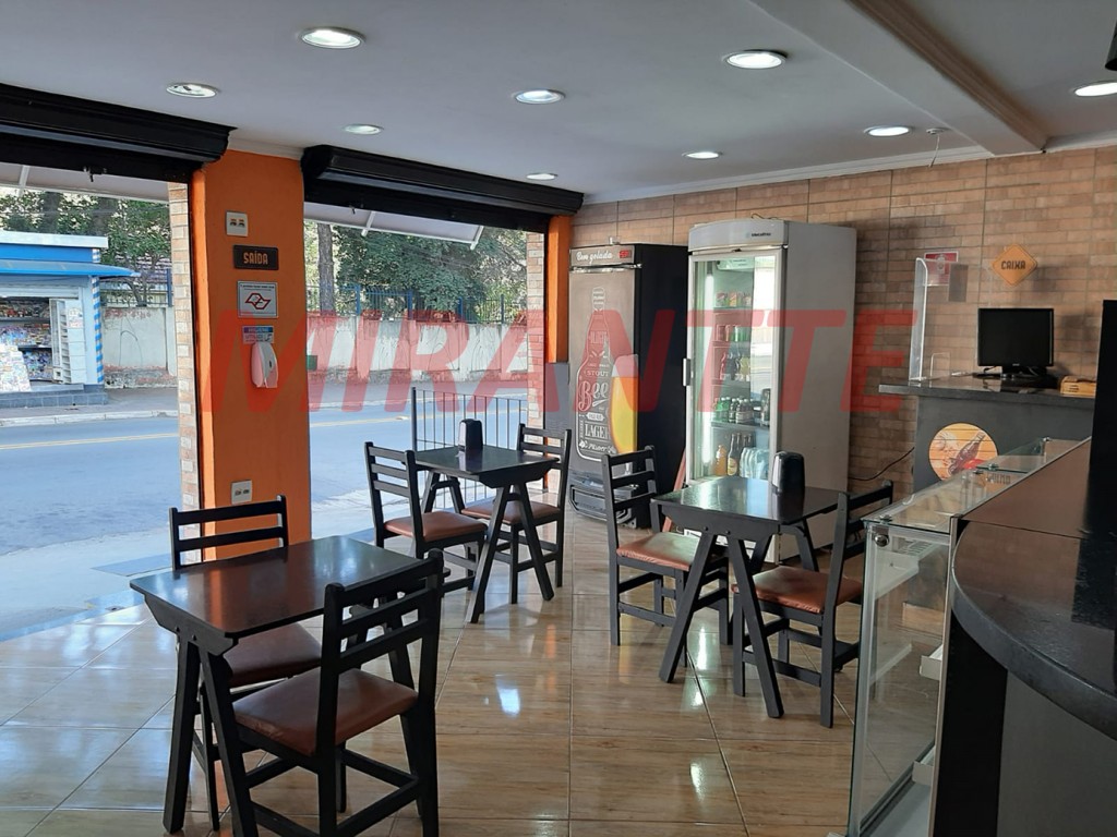 Comercial de 207m² em Santana