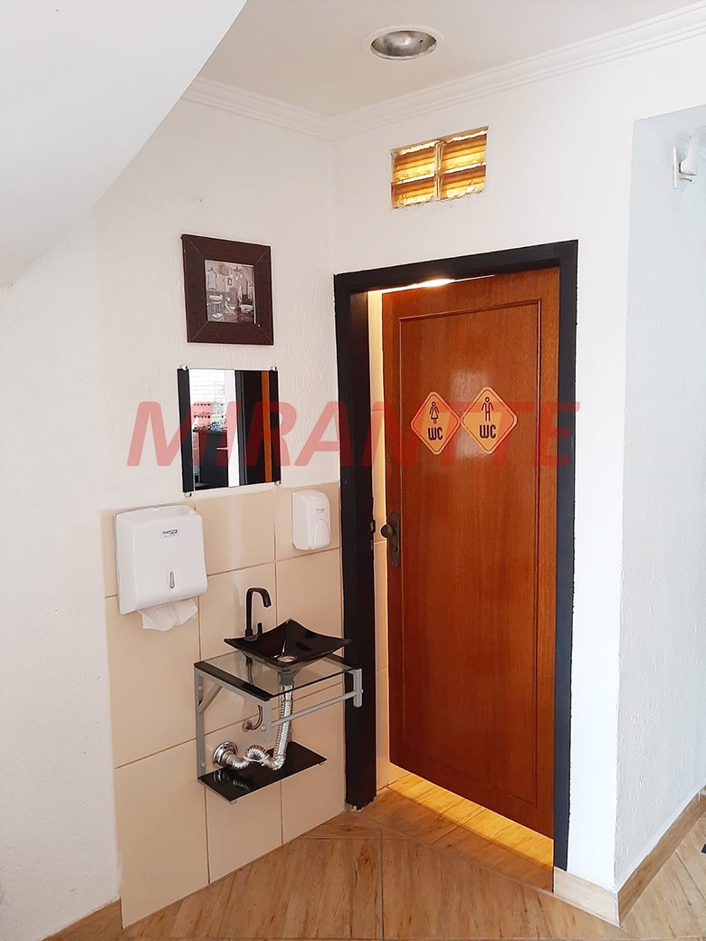 Comercial de 207m² em Santana
