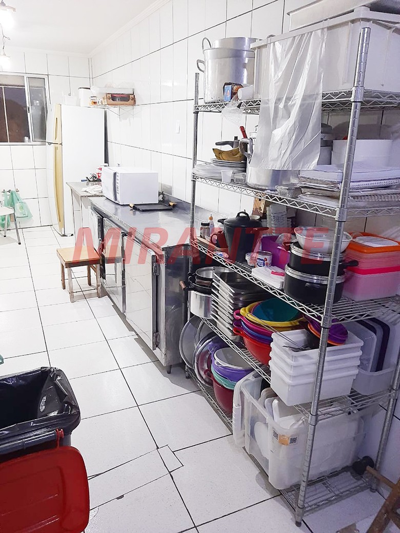 Comercial de 207m² em Santana