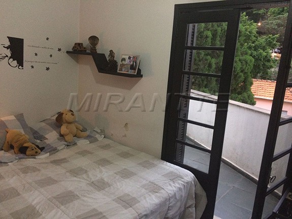Sobrado de 285m² com 3 quartos em Santana