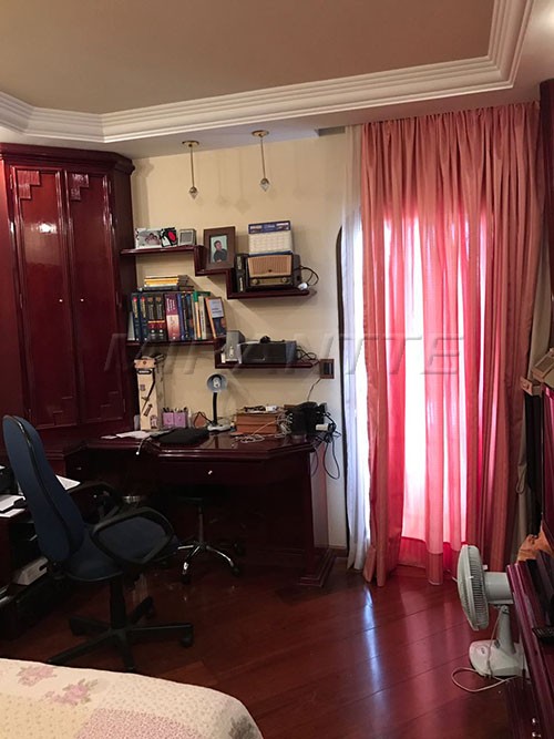 Apartamento de 220m² com 4 quartos em Vila Galvão