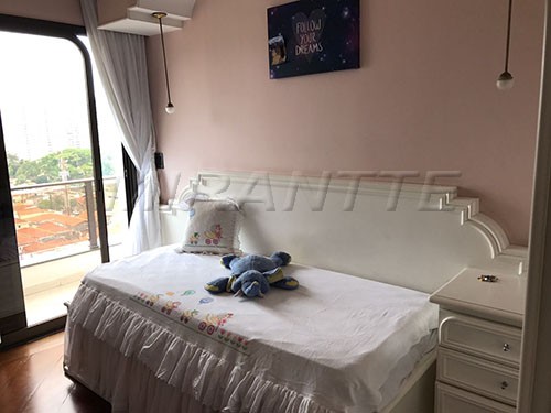 Apartamento de 220m² com 4 quartos em Vila Galvão