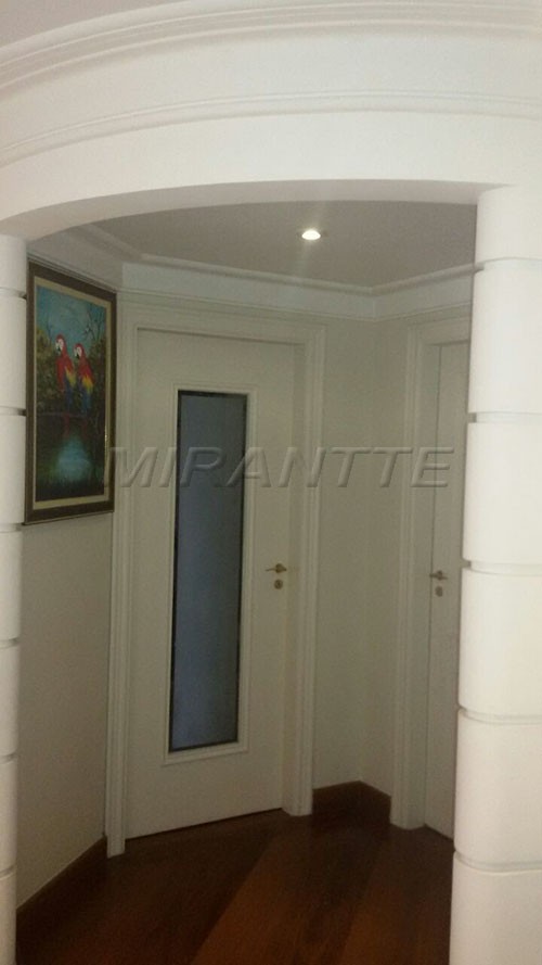 Apartamento de 189m² com 3 quartos em CENTRO