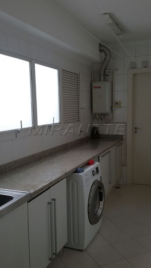 Apartamento de 189m² com 3 quartos em CENTRO