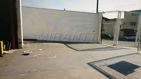 Comercial de 200m² em Parque Peruche