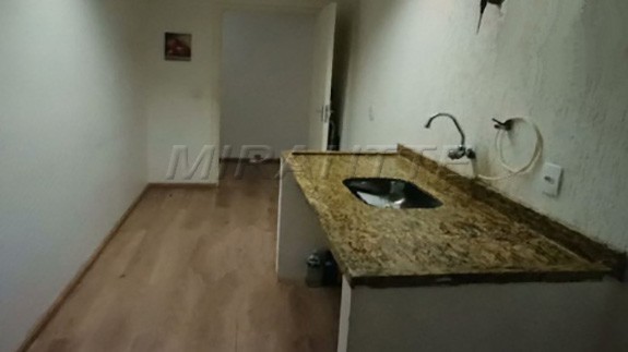 Comercial de 200m² em Parque Peruche