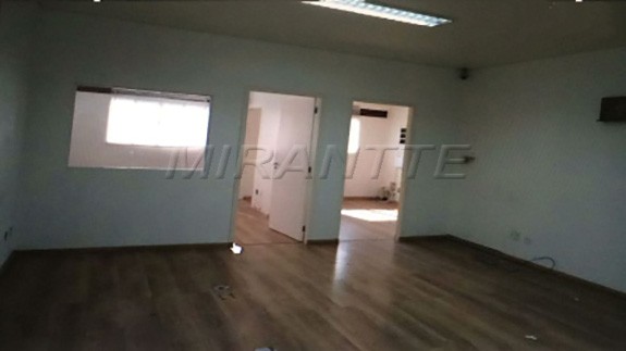 Comercial de 200m² em Parque Peruche