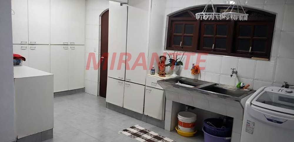 Casa terrea de 303m² com 4 quartos em Horto Florestal