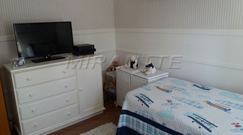 Sobrado com 3 quartos em Imirim