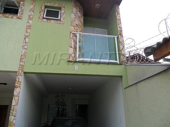 Cond. fechado de 111m² com 3 quartos em Vila Nivi