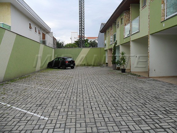 Cond. fechado de 111m² com 3 quartos em Vila Nivi