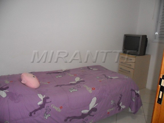 Cond. fechado de 111m² com 3 quartos em Vila Nivi
