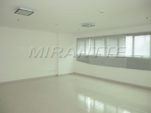 Comercial de 32m² em Santana