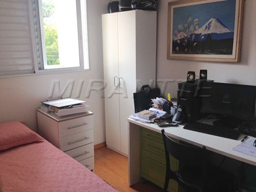 Cond. fechado de 90m² com 3 quartos em Jardim Leonor Mendes De Barros