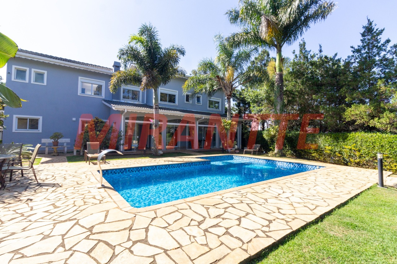 Sobrado de 440m² com 4 quartos em Serra Da Cantareira
