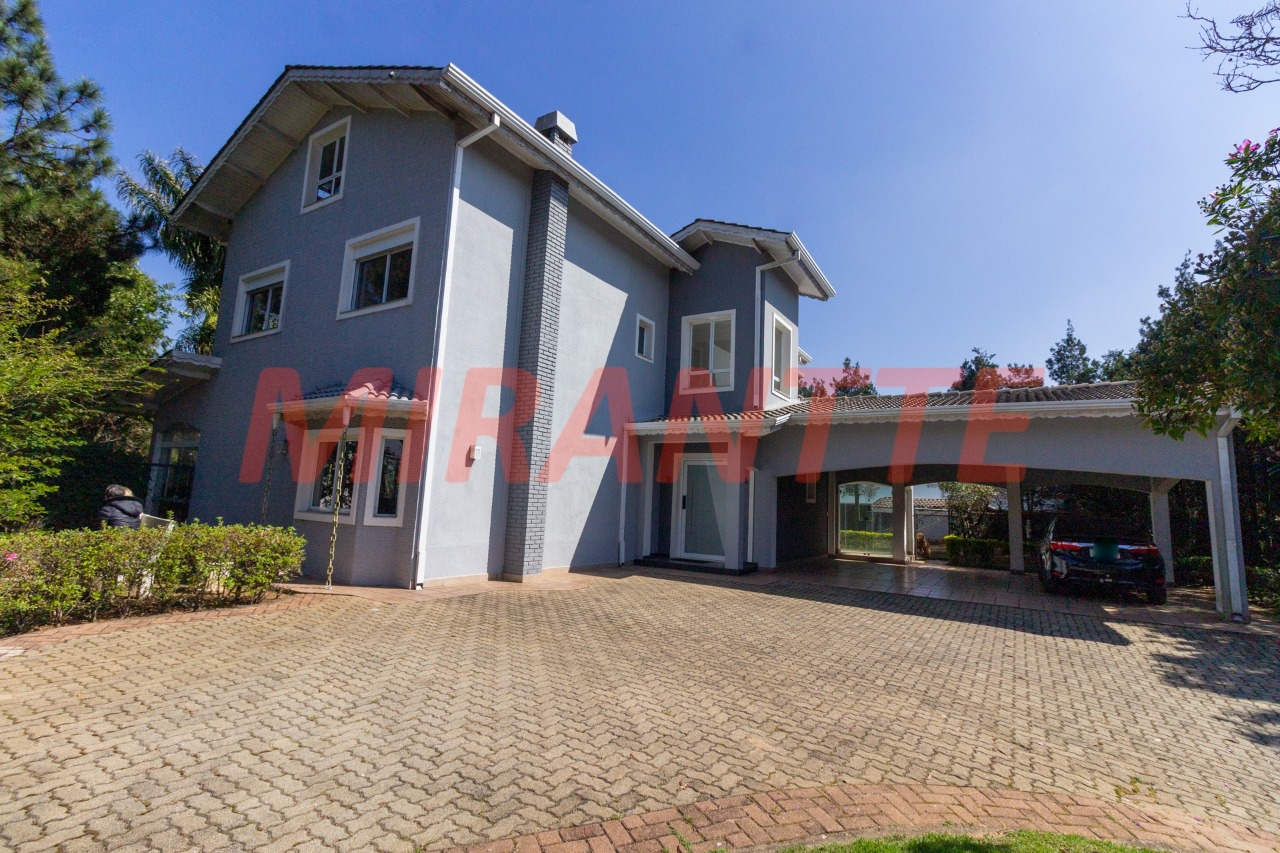 Sobrado de 440m² com 4 quartos em Serra Da Cantareira