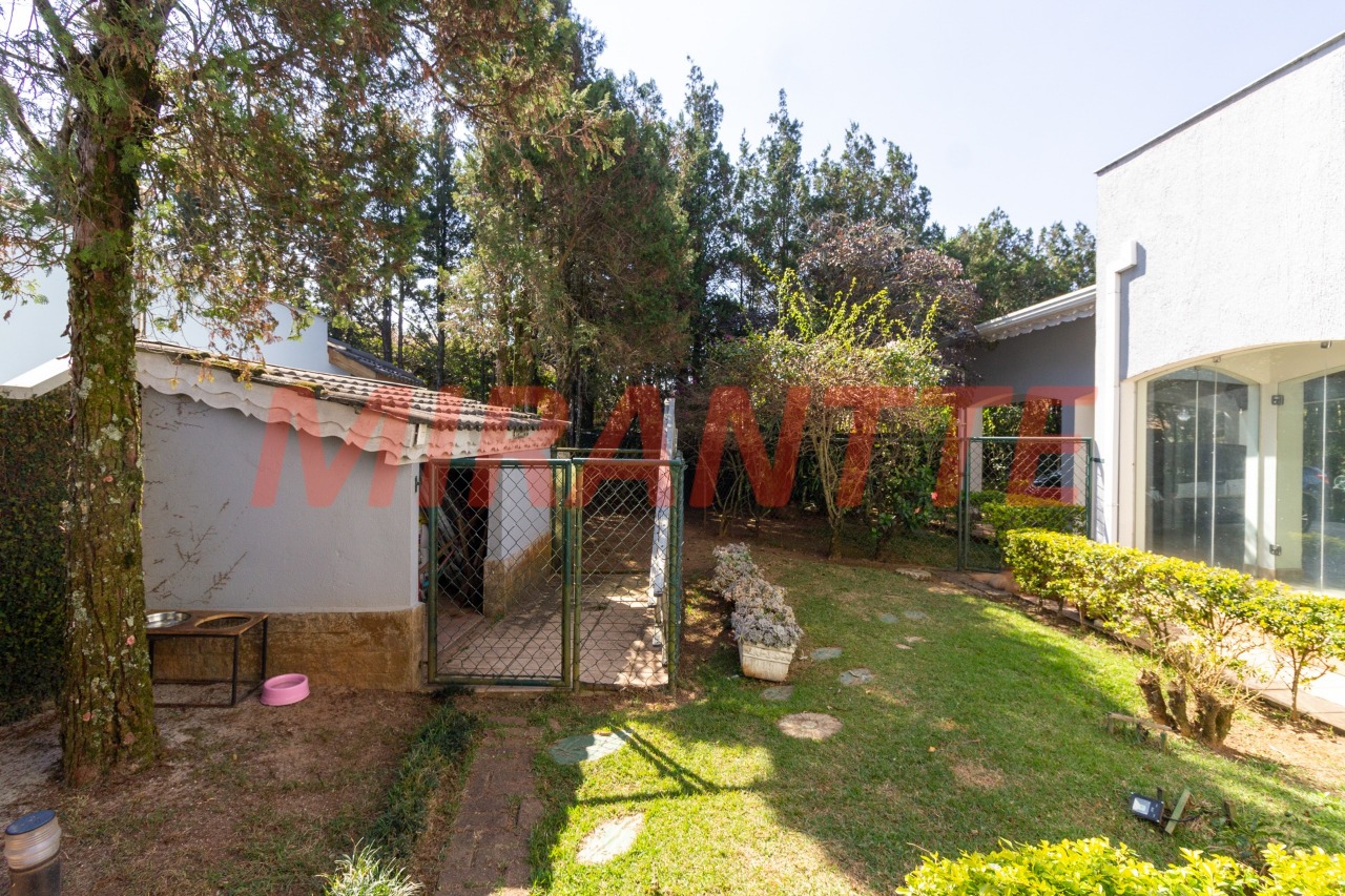 Sobrado de 440m² com 4 quartos em Serra Da Cantareira