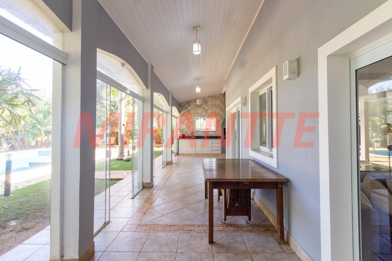 Sobrado de 440m² com 4 quartos em Serra Da Cantareira