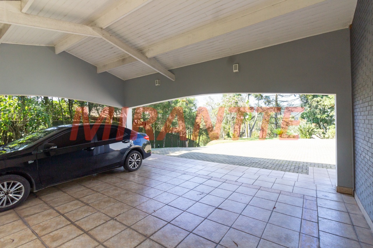 Sobrado de 440m² com 4 quartos em Serra Da Cantareira