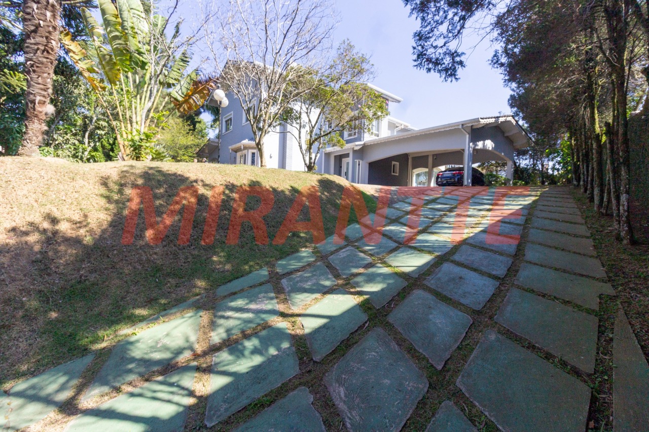 Sobrado de 440m² com 4 quartos em Serra Da Cantareira