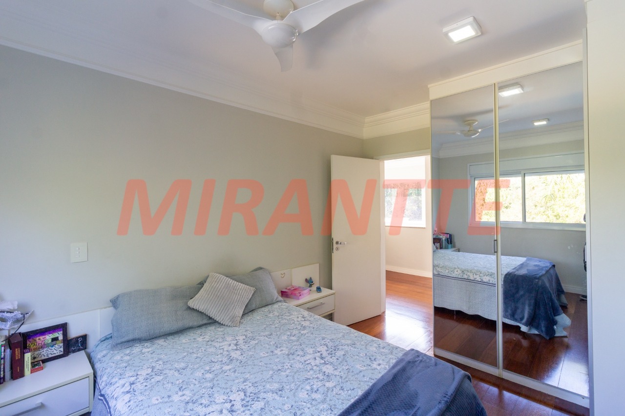 Sobrado de 440m² com 4 quartos em Serra Da Cantareira