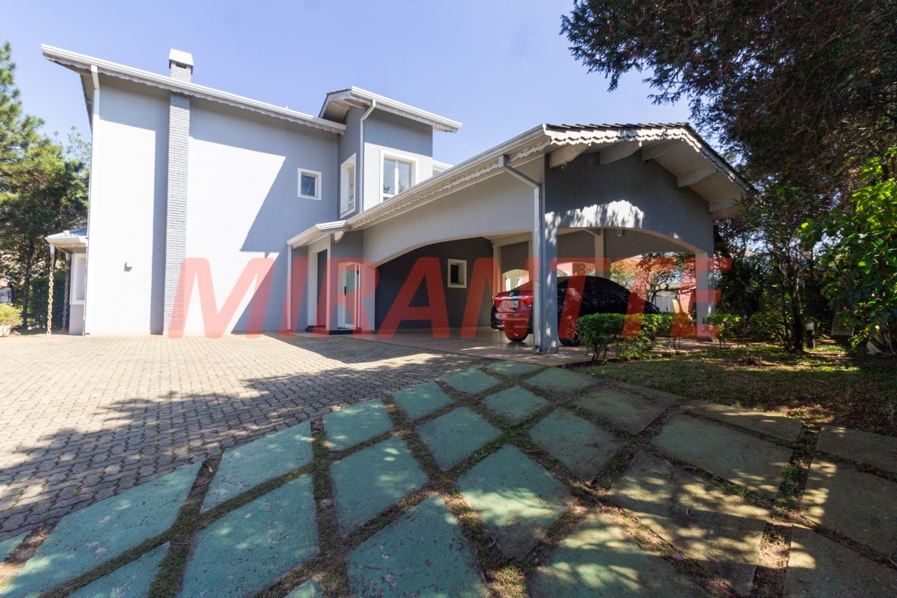 Sobrado de 440m² com 4 quartos em Serra Da Cantareira