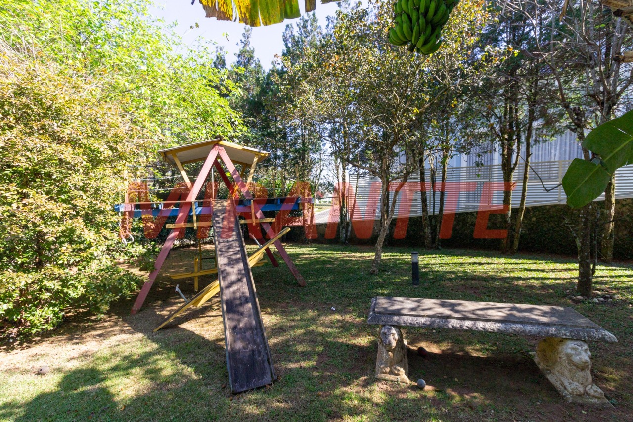 Sobrado de 440m² com 4 quartos em Serra Da Cantareira