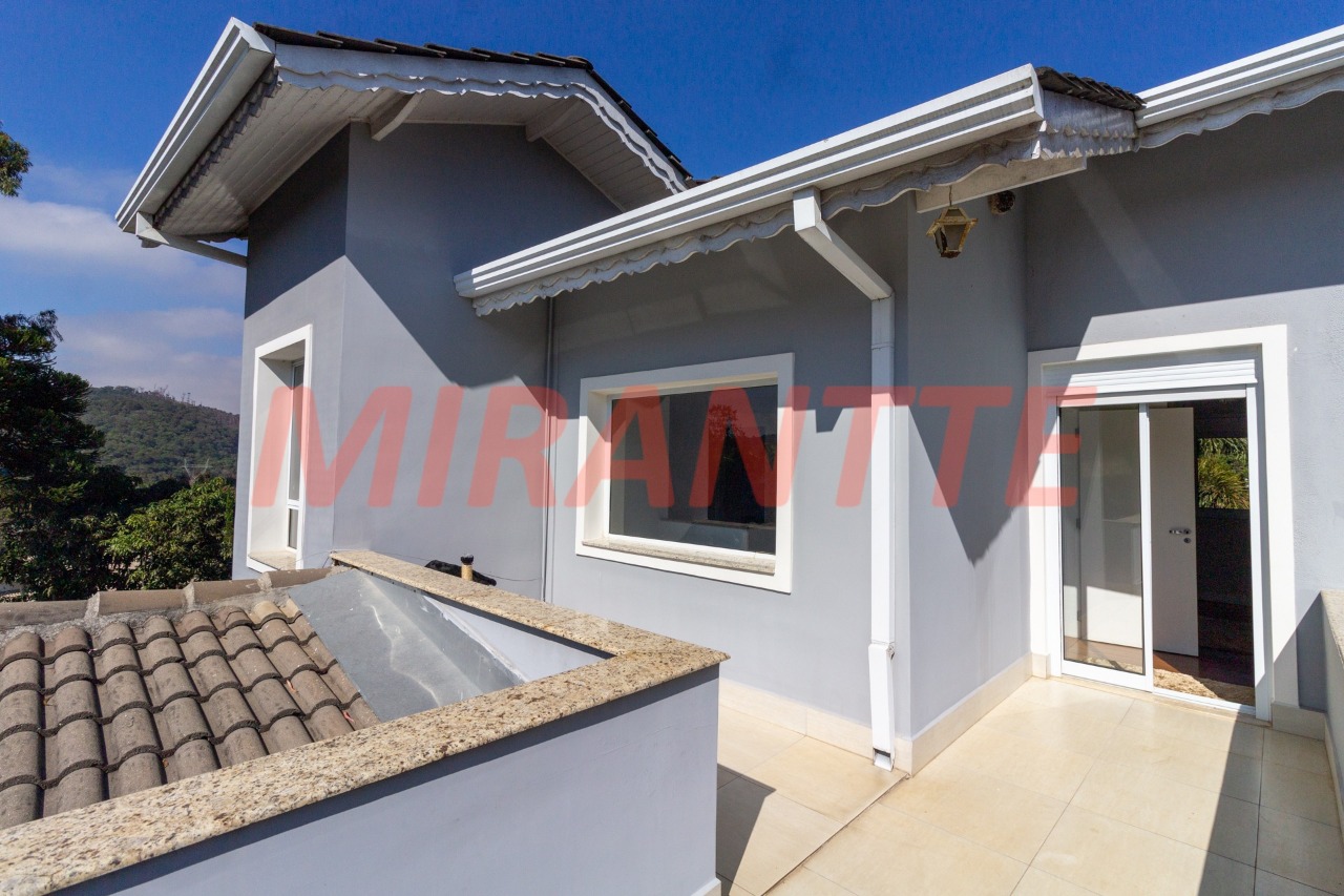 Sobrado de 440m² com 4 quartos em Serra Da Cantareira