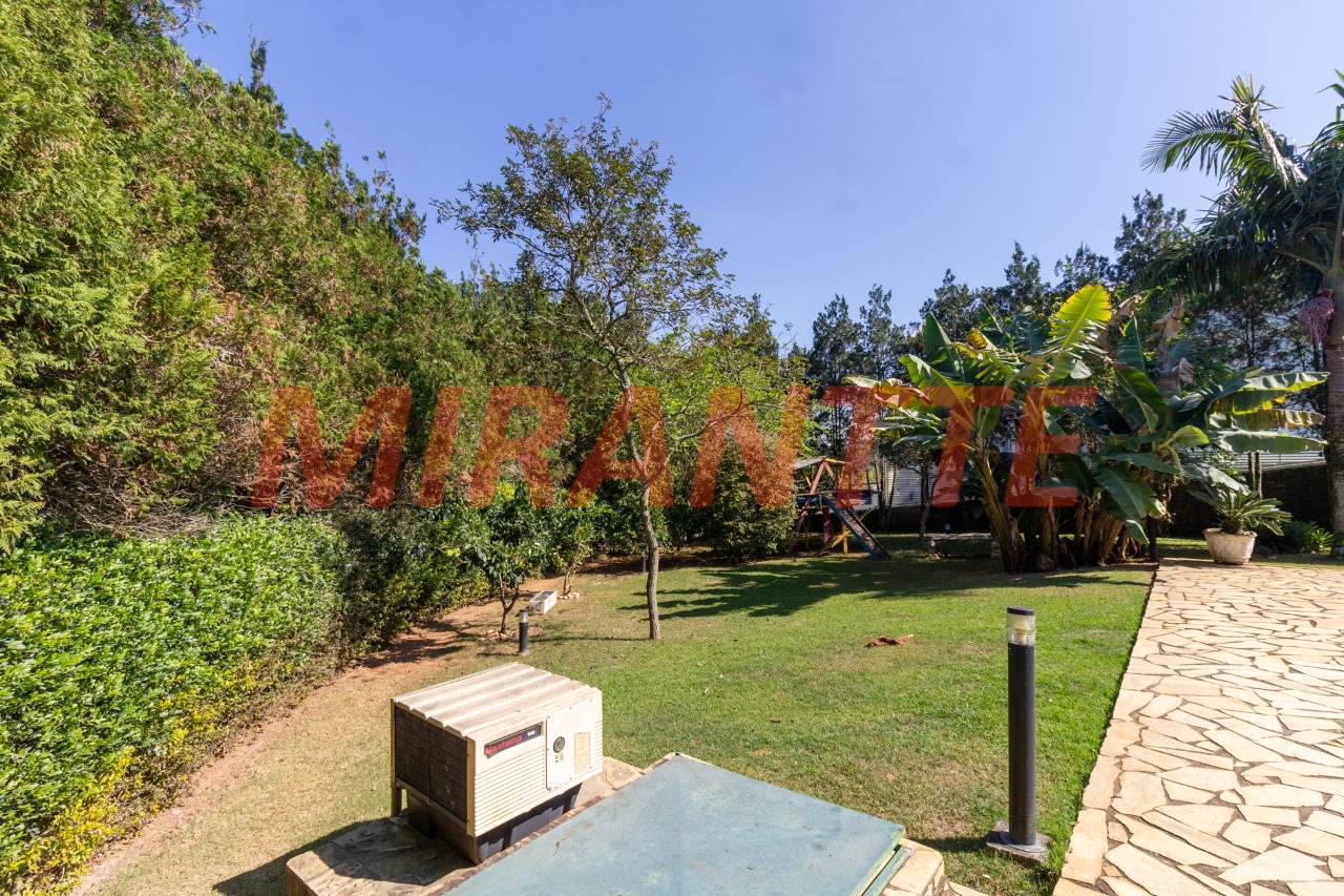 Sobrado de 440m² com 4 quartos em Serra Da Cantareira