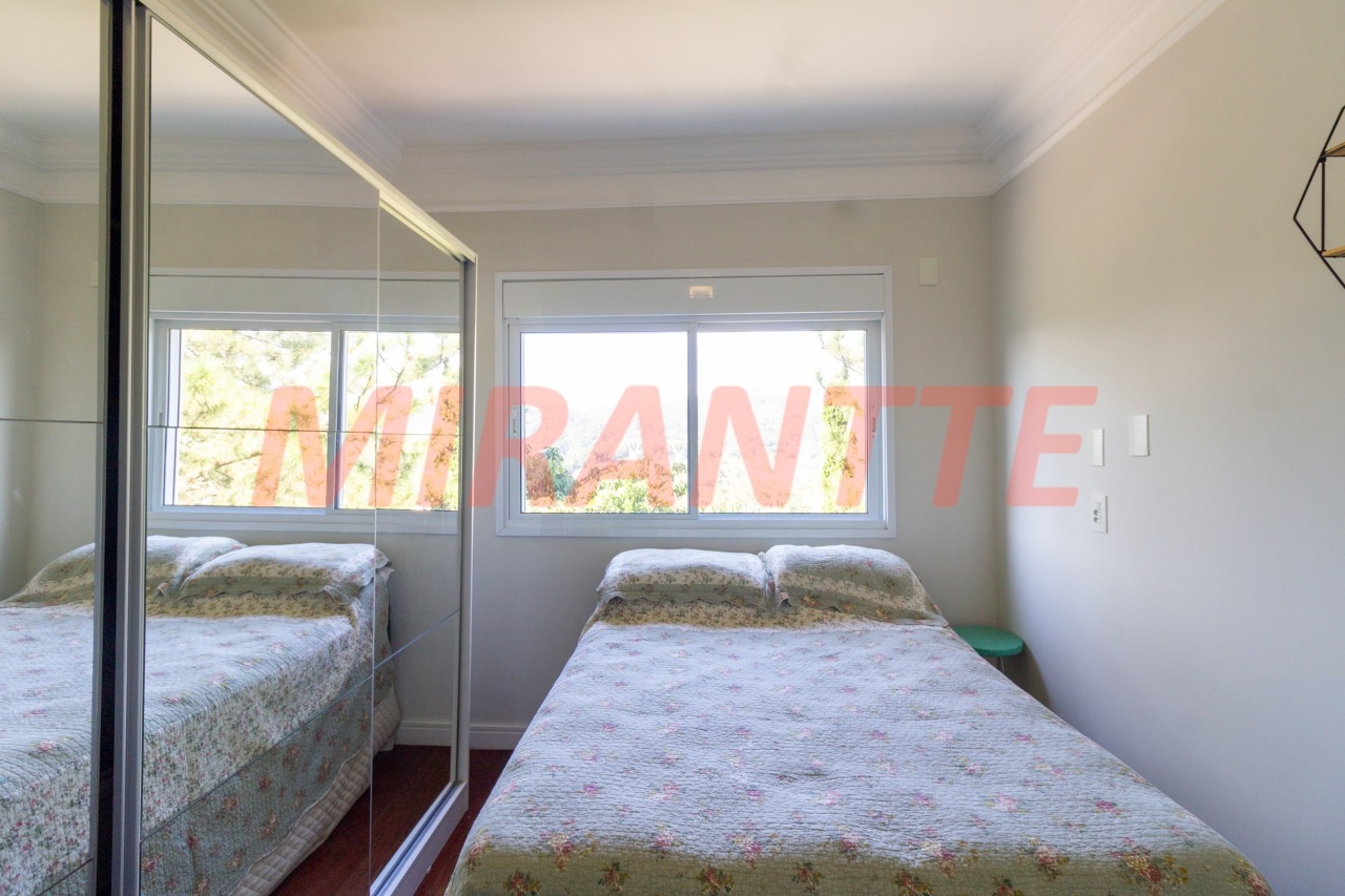 Sobrado de 440m² com 4 quartos em Serra Da Cantareira