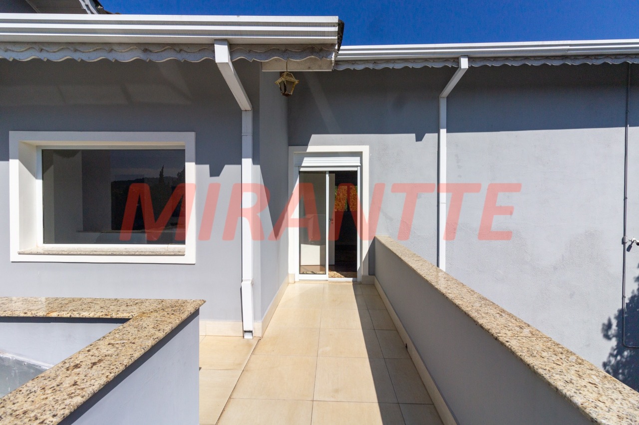 Sobrado de 440m² com 4 quartos em Serra Da Cantareira