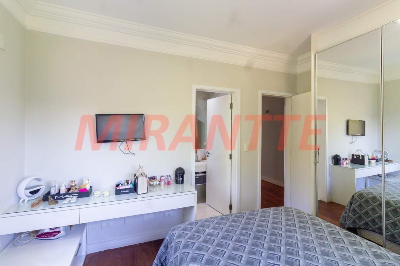 Sobrado de 440m² com 4 quartos em Serra Da Cantareira