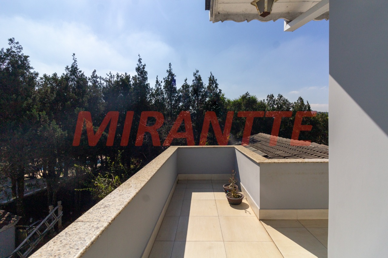 Sobrado de 440m² com 4 quartos em Serra Da Cantareira
