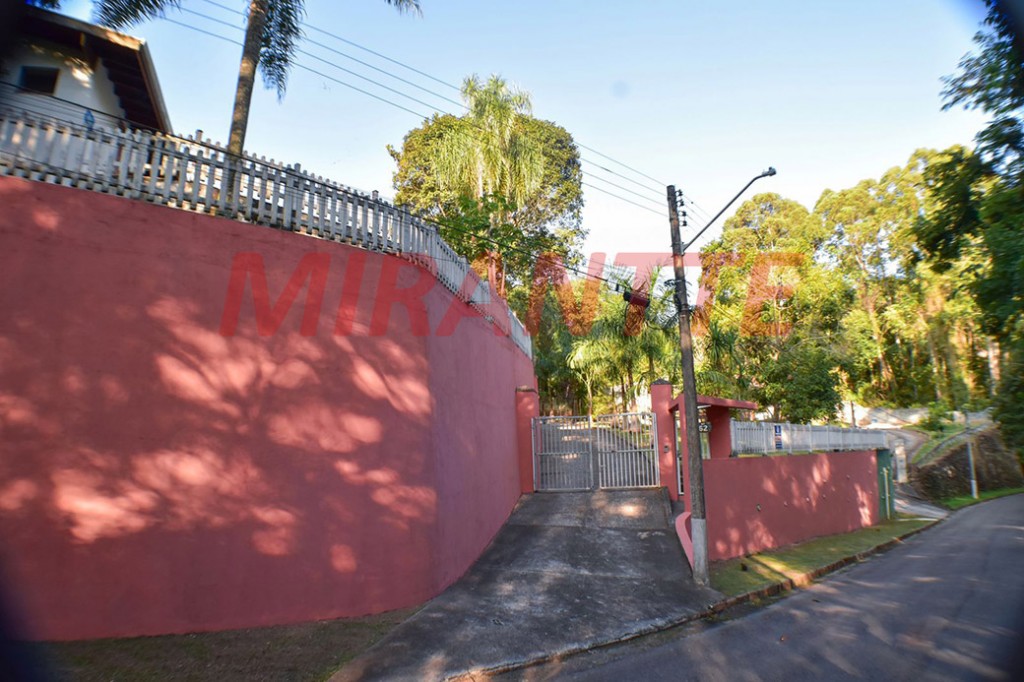 Casa terrea de 454m² com 4 quartos em Alpes de Caieiras
