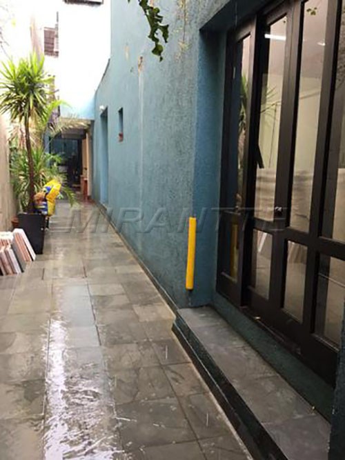 Comercial de 350m² em Liberdade