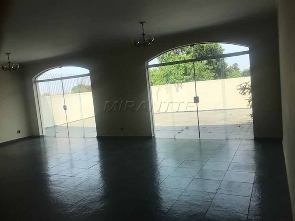 Casa terrea de 258m² com 3 quartos em Horto Florestal